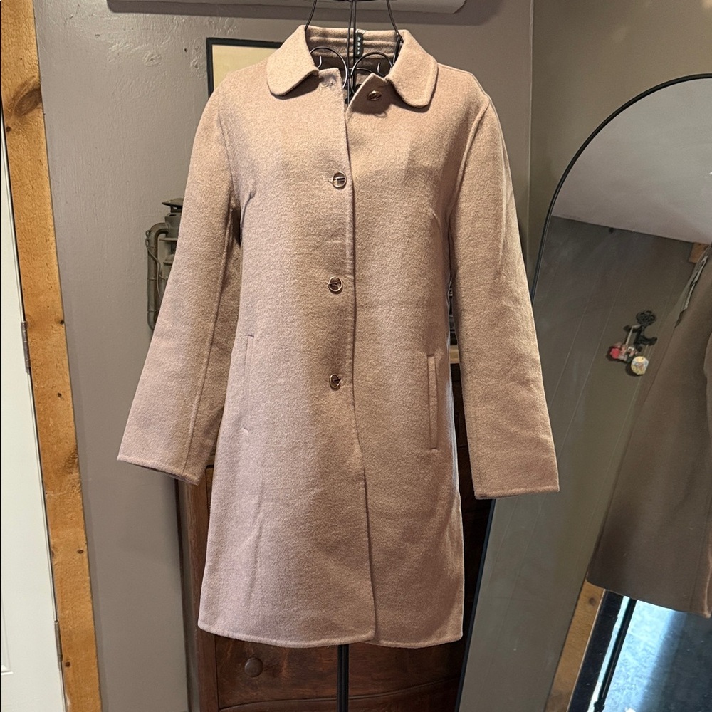 Elegant Women's Beige Trench Coat